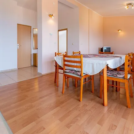 Helles Nur 650 Meter Zum Mit Herrlichem Meerblick, Privatem Balkon, Waschmaschine Appartement Dramalj