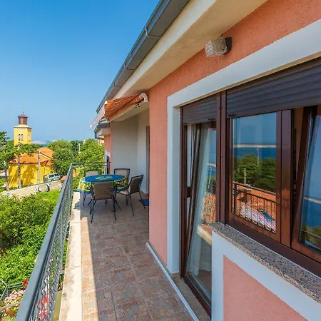 Appartement Helles Nur 650 Meter Zum Mit Herrlichem Meerblick, Privatem Balkon, Waschmaschine Dramalj