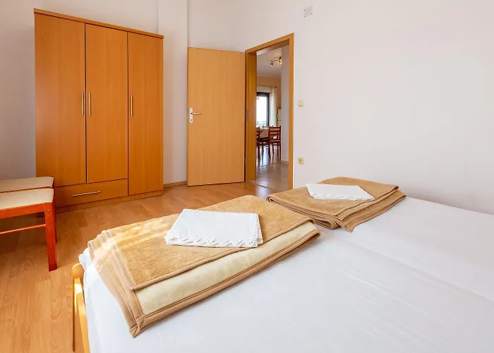 Helles Nur 650 Meter Zum Mit Herrlichem Meerblick, Privatem Balkon, Waschmaschine *