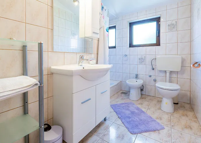 Helles Nur 650 Meter Zum Mit Herrlichem Meerblick, Privatem Balkon, Waschmaschine Apartment Dramalj