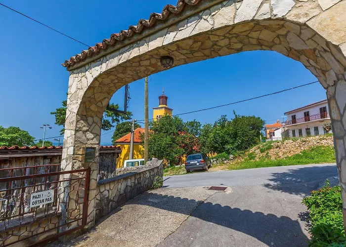 Helles Nur 650 Meter Zum Mit Herrlichem Meerblick, Privatem Balkon, Waschmaschine Appartamento Dramalj